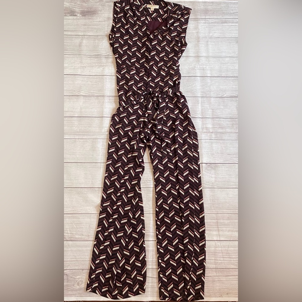 Michael Kors Sleeveless Wide-Leg V-neckline Geometric Print Jumpsuit - Picture 3 of 7
